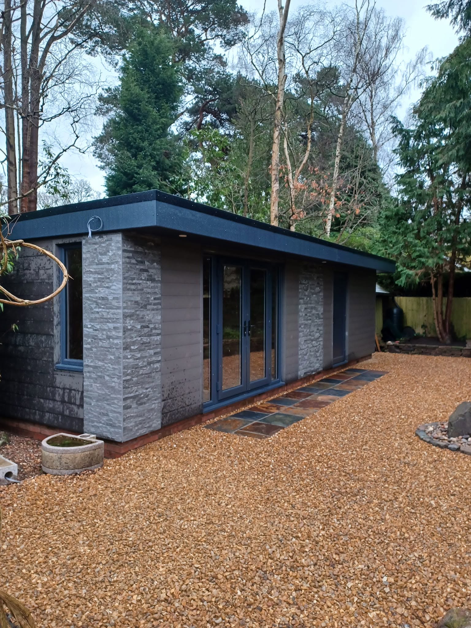 Modern insulated garden studio by MJA Construction